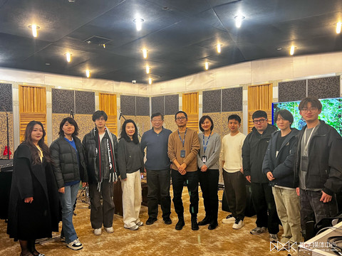 19日央视新楼音频部合影.jpg